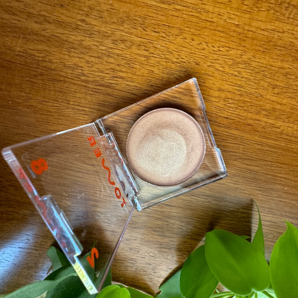 Tower 28 Highlighter in shade Bronzino